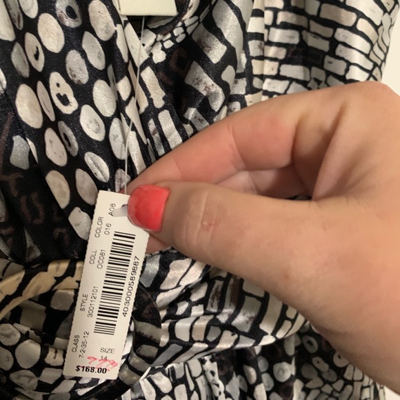 Silky dress - Picture 2 of 2